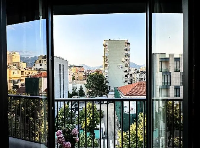 Getaway - * Tirana